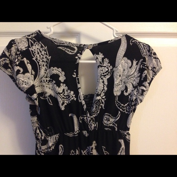 Dress - Picture 4 of 4